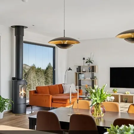 Villa Solfylt Enebolig Pa Langenes Perfekt For Barnefamilier