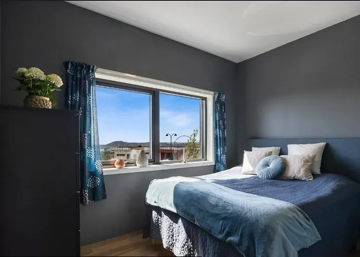 Solfylt Enebolig Pa Langenes Perfekt For Barnefamilier * Kristiansand