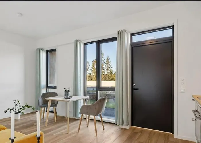 Solfylt Enebolig Pa Langenes Perfekt For Barnefamilier Villa Kristiansand