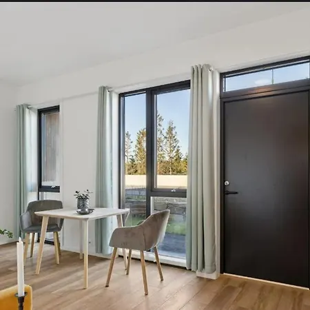 Solfylt Enebolig Pa Langenes Perfekt For Barnefamilier Villa Kristiansand